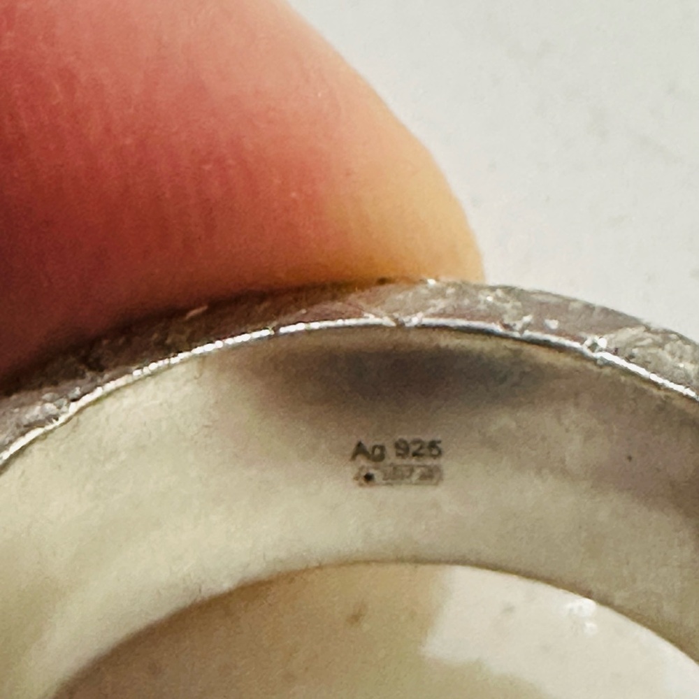 Gucci Marmont GG Wide Silver Band Ring - Picture 6 of 13